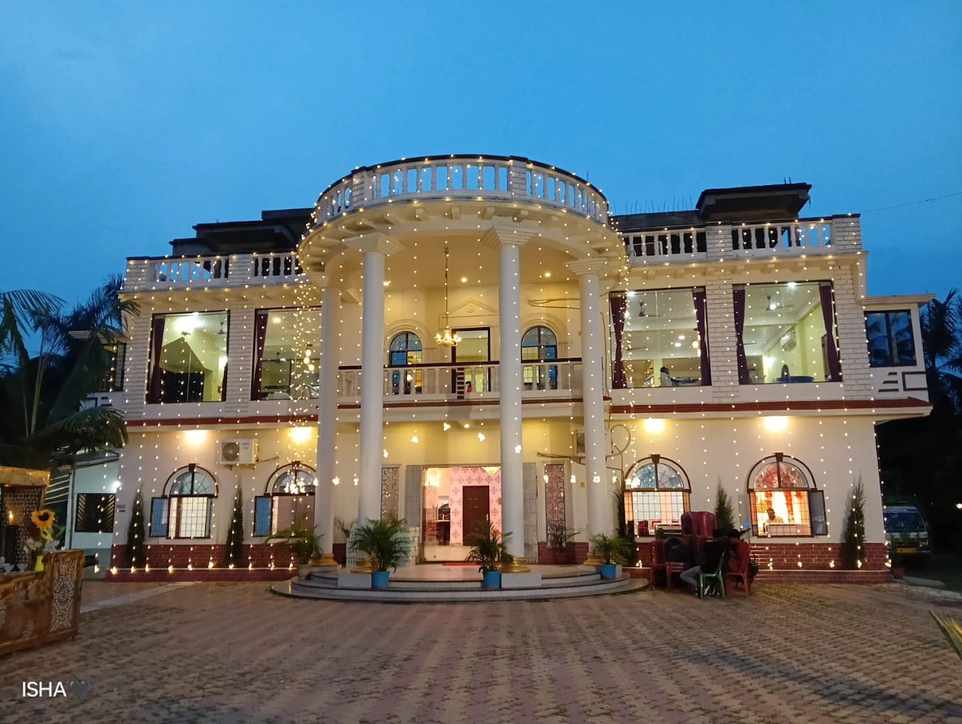 PARUI PALACE