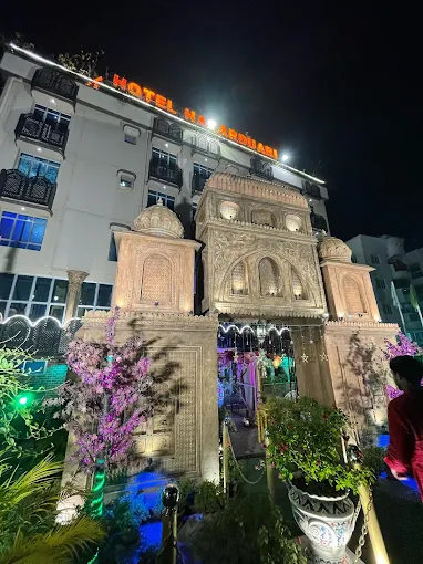 Hotel Hazarduari