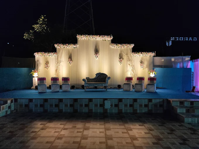 Dolphin Garden