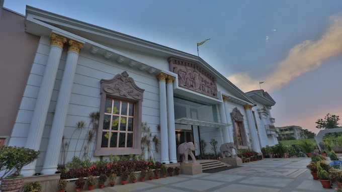 HOTEL CRYSTAL CROWN