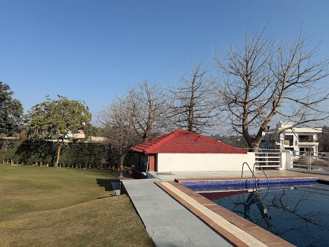 Sloshout Villas