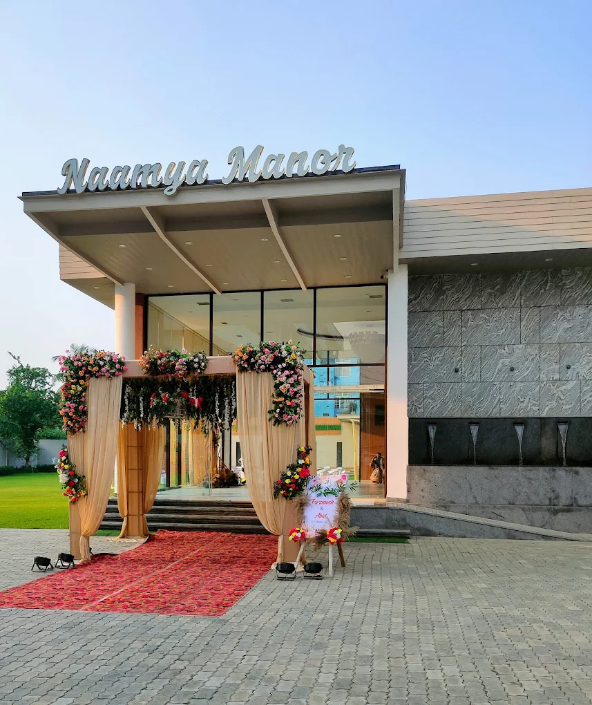 Naamya Manor
