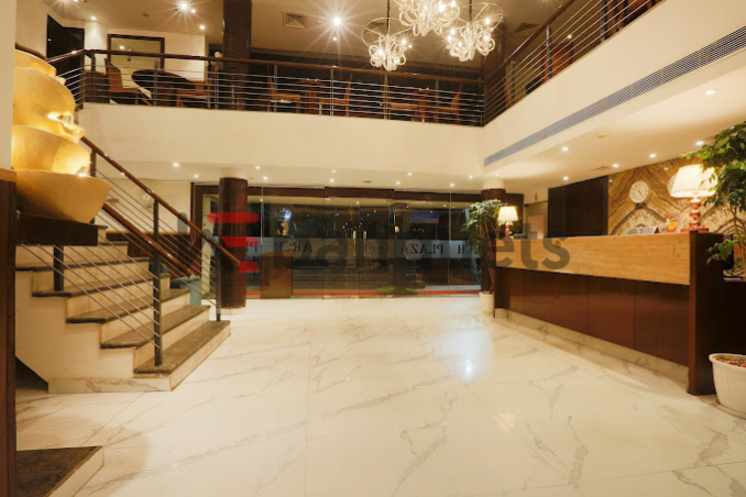  Hotel Arch Plaza