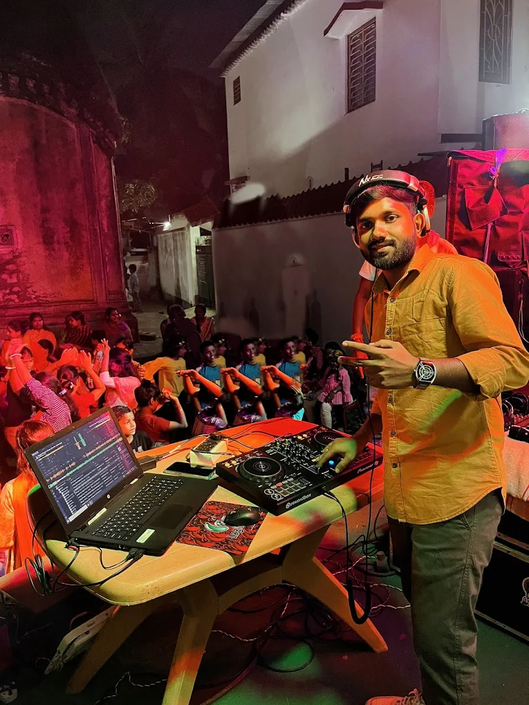 DJ ARI