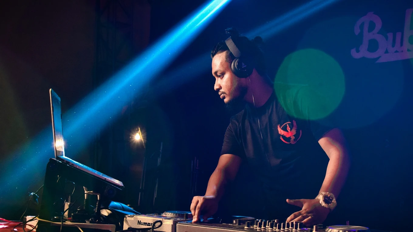 Dj PRINCE PARIA
